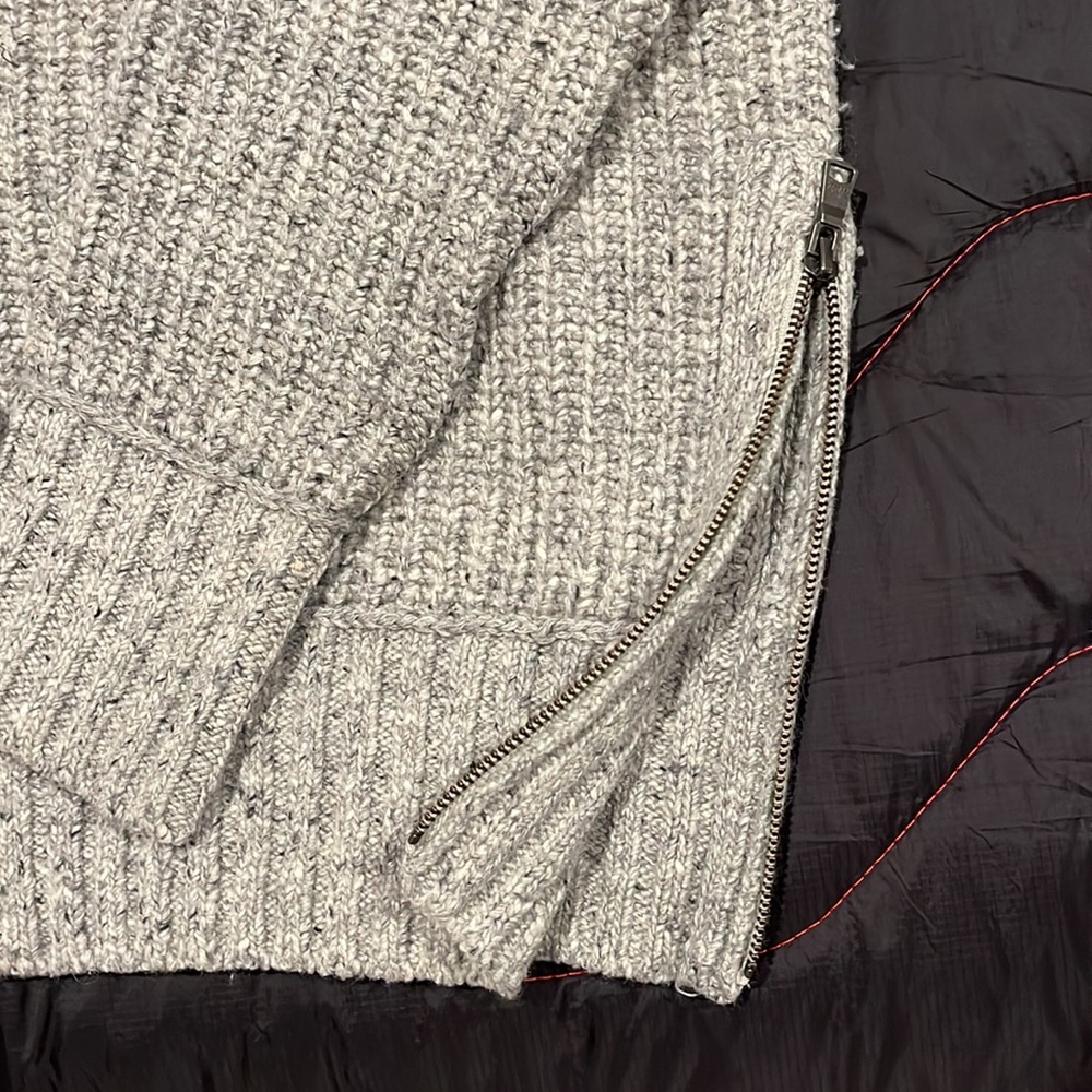 Banana Republic Heritage Sweater - Picture 5 of 13